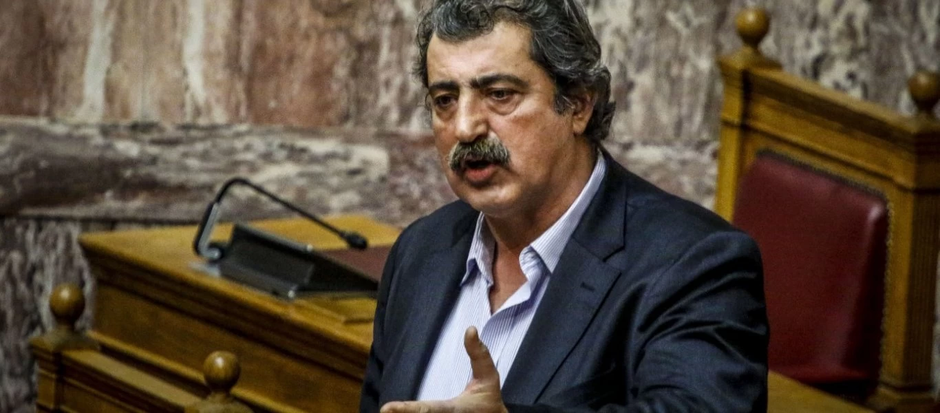 Νέα «πυρά» από τον Π.Πολάκη: «Ορισμένοι εντός ΝΔ μεγάλωσαν έχοντας στο σπίτι τους φωτογραφίες με χίτες και δωσίλογους»